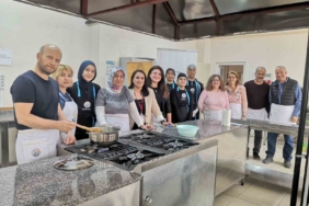 Akademi öğretmenlerine höşmerim yapımı gösterildi