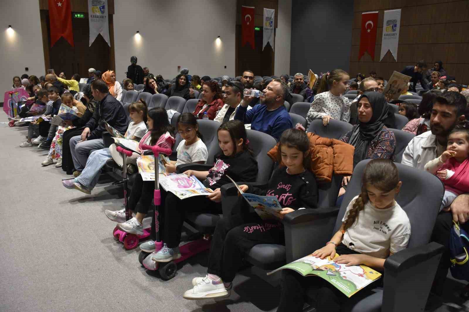 Karacabey’de kitap ve eğlence birleşti