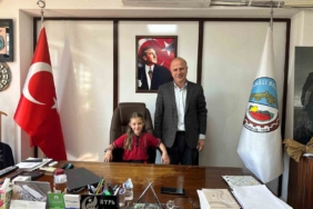 Balaban İlkokulu Öğrencisi Aysima Uğurlu, başkanlık koltuğuna oturdu
