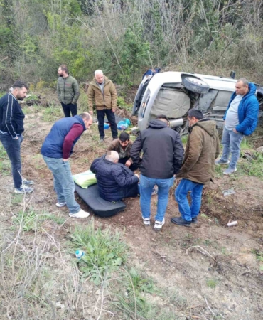 Çatalca’da araç ağaca saplandı: 1 yaralı