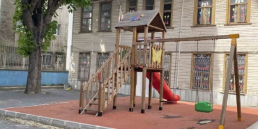 Üsküdar’da anaokulu deprem sonrası hasar gördü
