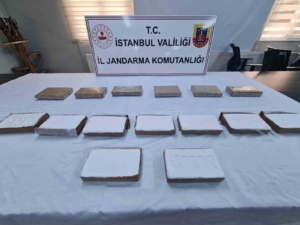 Eyüpsultan’da Jandarma’nın uyuşturucu operasyonu kamerada