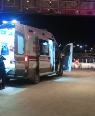Tartıştığı kocasının boğazına bıçak sapladı