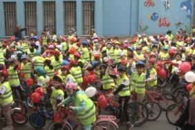 Minik Pedallar Meclise Gidiyor: "Mektepten Meclise Pedal" Etkinliği Renkli Görüntülere Sahne Oldu