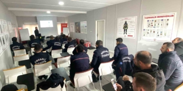 İtfaiye personeline "asansörde kurtarma" eğitimi