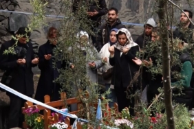 Duruşma sonrası ailesinden Mattia Ahmet Minguzzi’nin tahrip edilen mezarına ziyaret