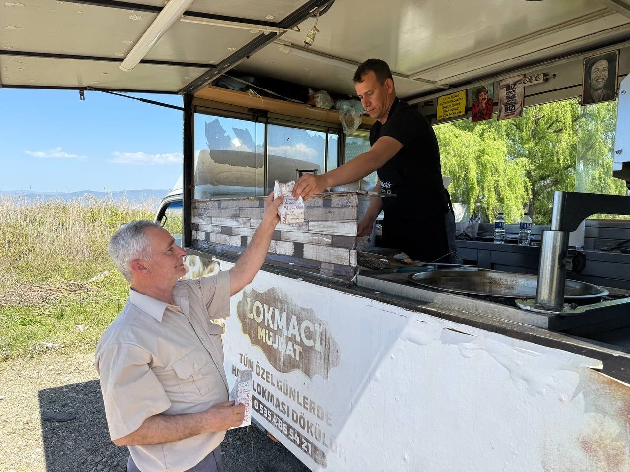 Papa Francis adına lokma döktürdü