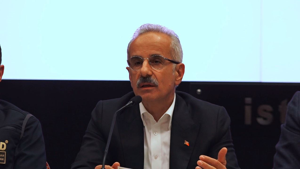 Bakan Uraloğlu: "3 operatörle gerekli değerlendirmeleri yaptık, altyapıyı iyileştirme noktasında gerekli çalışmaları yapacağız"