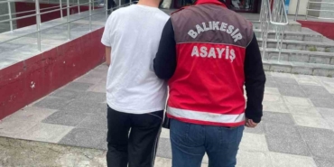 Balıkesir’de hırsızlık suçundan aranan şahıs kaçtı, kovalamaca sonucu yakalandı