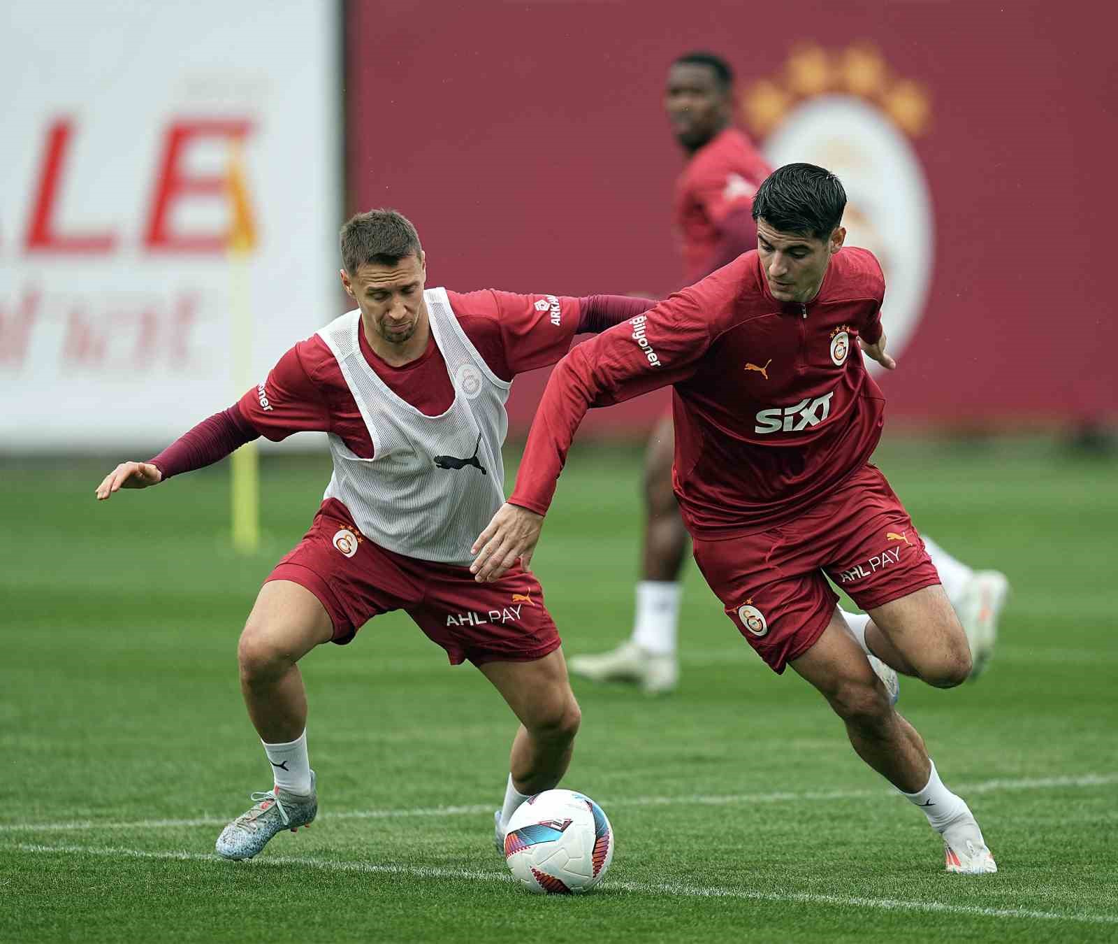 Galatasaray, Samsunspor maçı hazırlıklarına ara vermeden başladı