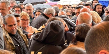 Volkan Konak’ın kızı Şimal Konak cenaze töreninde fenalaştı