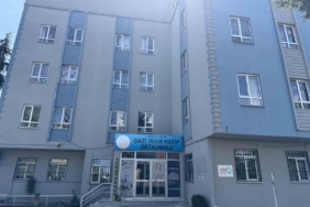 Silivri’de depremde hasar alan Gazi İmam Hatip Ortaokulu’na tahliye kararı