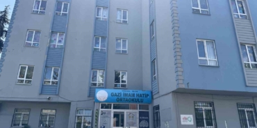 Silivri’de depremde hasar alan Gazi İmam Hatip Ortaokulu’na tahliye kararı