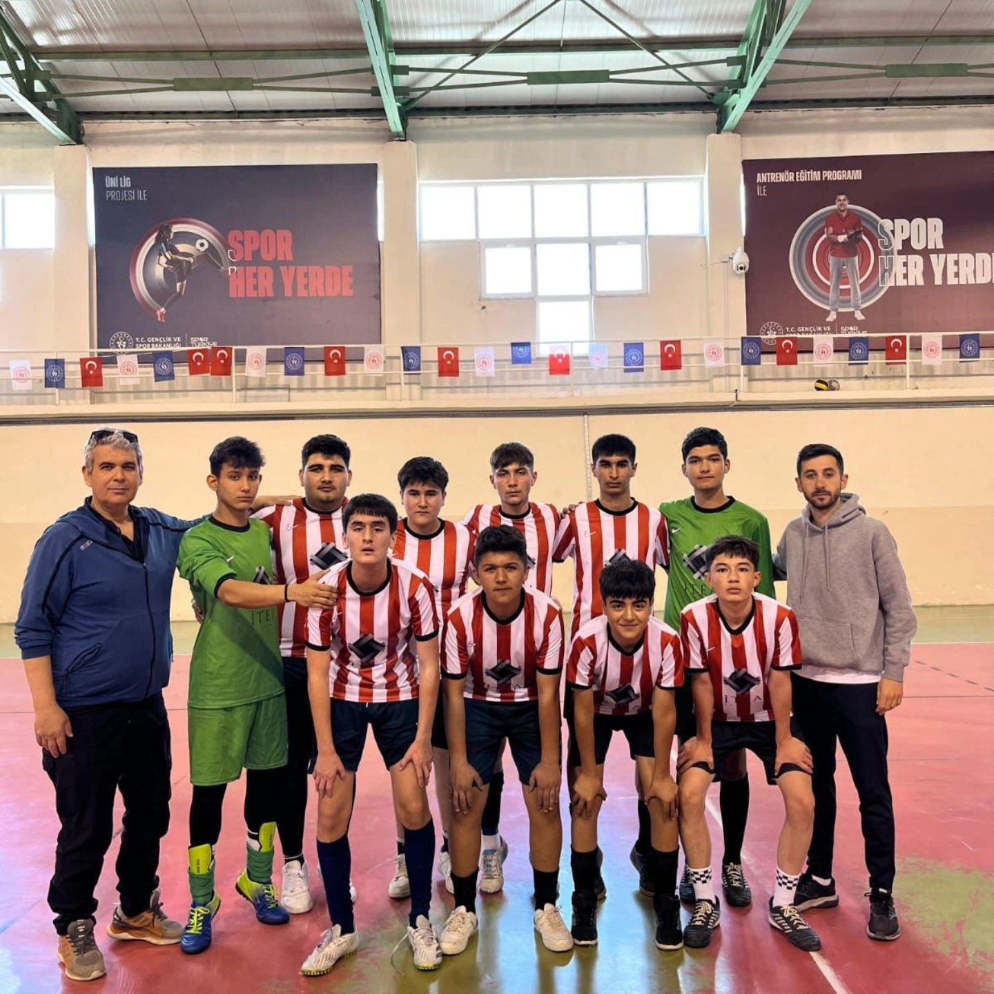 Söğüt Anadolu Lisesi Futsal Takımı il birincisi oldu