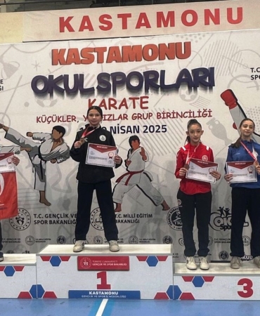 Körfezli karatecilerden 5 sporcu ile 5 şampiyonluk