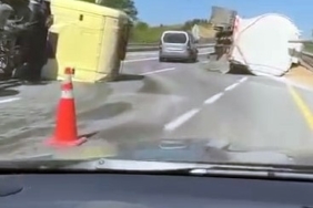 D020’de yem yüklü silobas devrildi: Yemler yola savruldu