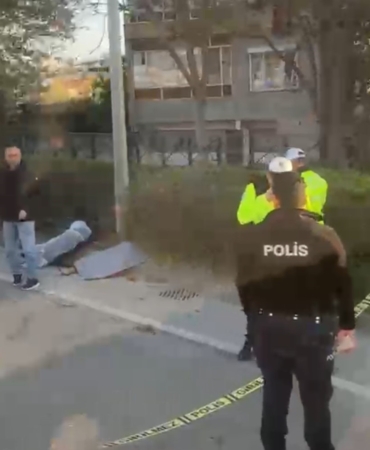 Aydınlatma direğine çarpan motosiklet sürücüsü hayatını kaybetti