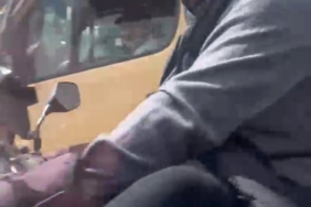 Esenyurt’ta motosikletli maganda kamerada: Otomobili tekmeledi, aynasını kırdı