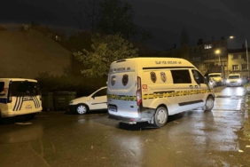 Fatih’te tartıştığı kişiyi bıçakla yaralayan şahıs, polise de saldırmak istedi