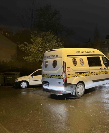 Fatih’te tartıştığı kişiyi bıçakla yaralayan şahıs, polise de saldırmak istedi
