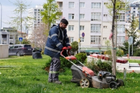 Kartal Belediyesi’nden yaz temizliği mesaisi