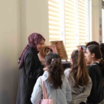 Bu sergide Türkçe’nin zenginlikleri anlatılıyor