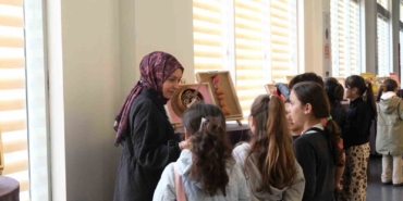 Bu sergide Türkçe’nin zenginlikleri anlatılıyor