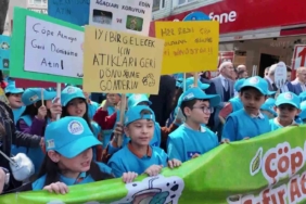 Gebzeli öğrencilerden Sıfır Atık Projesi’ne destek yürüyüşü