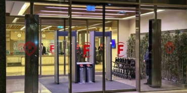 Sırrı Süreyya Önder, kalp rahatsızlığı nedeniyle hastaneye kaldırıldı