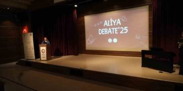 Bayrampaşa’da İngilizce münazara yarışması heyecanı