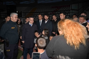 Esenyurt Belediyesi tüm ekipleriyle gece boyunca sahada olacak