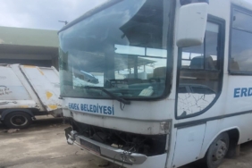 Erdek Belediyesi’ne ait araç çalındı, 7 araca çarptı