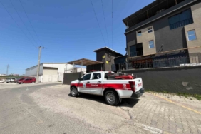 Elini makineye kaptıran fabrika işçisi kadın yaralandı