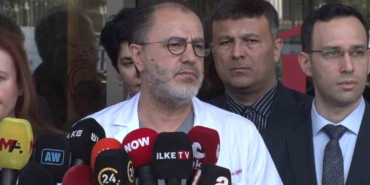 Sırrı Süreyya Önder’i ameliyat eden Prof. Dr. Sağbaş: "Sağ kalp kısmen kasılmaya başladı"