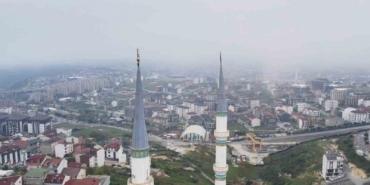 Arnavutköy’de depremde hasar alan cami mühürlendi