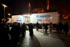 Üsküdar Belediyesi, Sakarya Büyükşehir Belediyesi’nin yardım tırını kaldırttı
