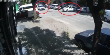 Ana yola dikkatsiz çıkan araç kazaya sebep oldu