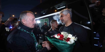 Şampiyon Kocaelispor’u protokol ve taraftar karşıladı
