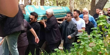 Tarkan annesine gözyaşları içinde veda etti