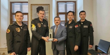 SOLOTÜRK ekibinden Çanakkale Savaşları Gelibolu Tarihi Alan Başkanı Kaşdemir’e ziyaret