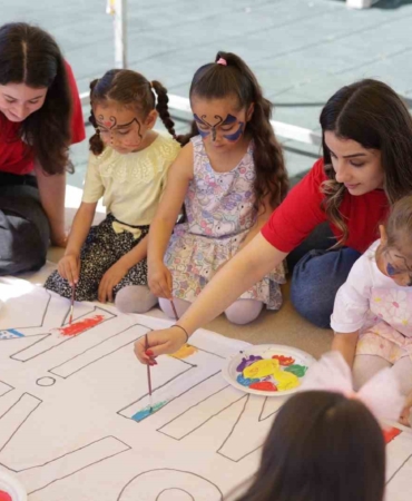Vodafone Gönüllüleri, Gaziantepli çocukların 23 Nisan coşkusuna ortak oldu