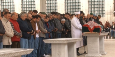 Fatih’te oyuncu Sevil Akdağ’ın öldürdüğü Elif Kırav son yolculuğuna uğurlandı