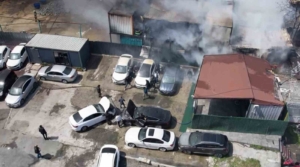 Başakşehir’deki yangından araçları ve kurbanlıkları böyle kurtarmaya çalıştılar