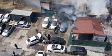 Başakşehir’deki yangından araçları ve kurbanlıkları böyle kurtarmaya çalıştılar