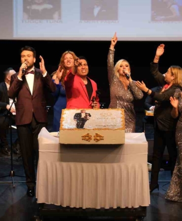 Talat Er, müzik kariyerinin 40. yılını Büyükçekmece’de kutladı