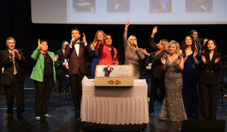 Talat Er, müzik kariyerinin 40. yılını Büyükçekmece’de kutladı