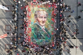 Cumhuriyet Meydanı’nda sanatla Atatürk sevgisi buluştu