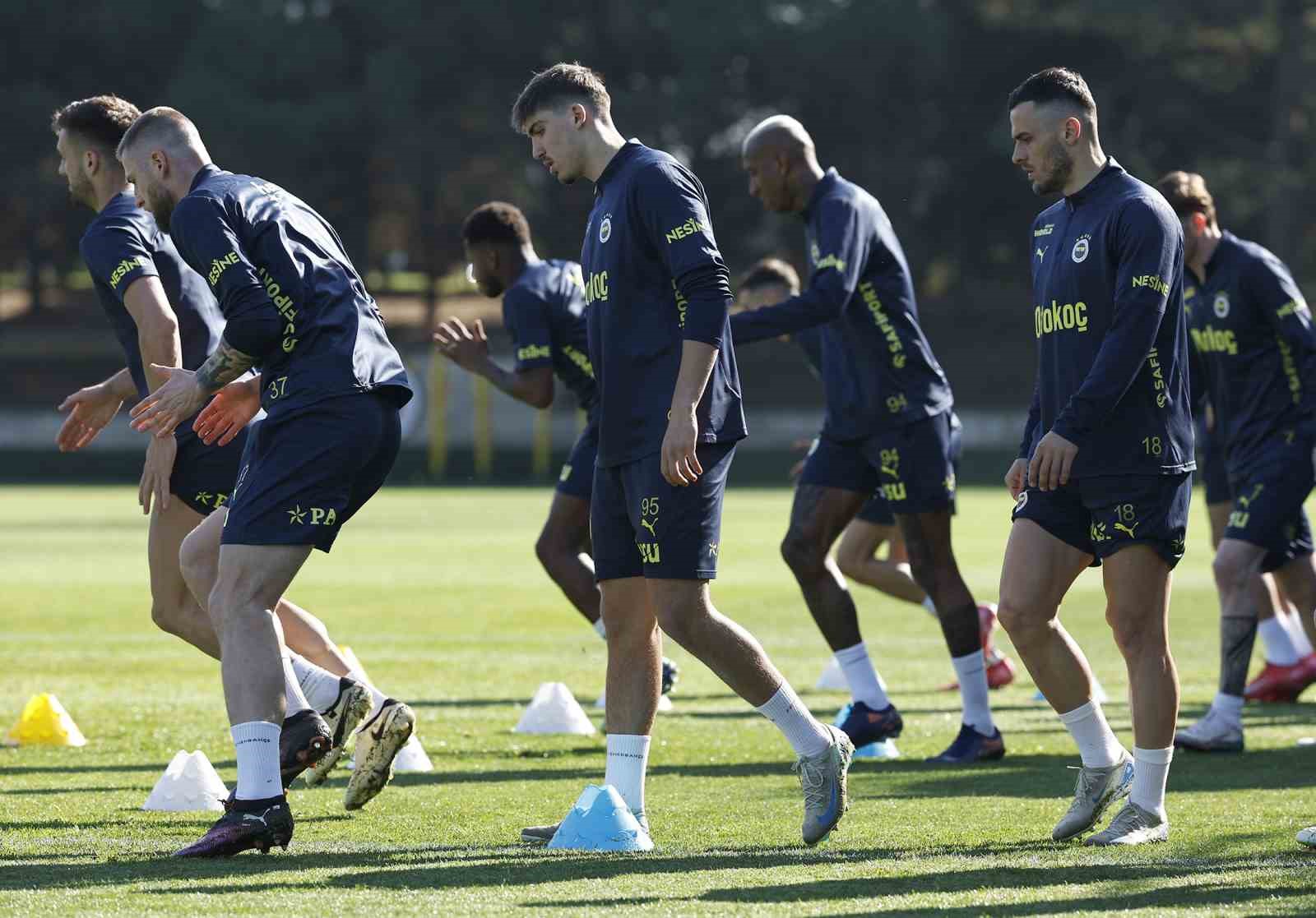Fenerbahçe, Trabzonspor maçı hazırlıklarını tamamladı
