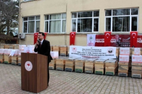 Kırklareli’nde arıcılara kovan ve petek dağıtıldı