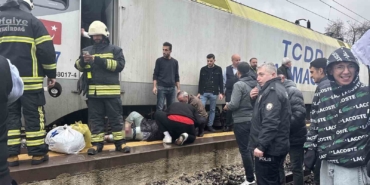 Tren ile peron arasında sıkışan kadın yaralandı